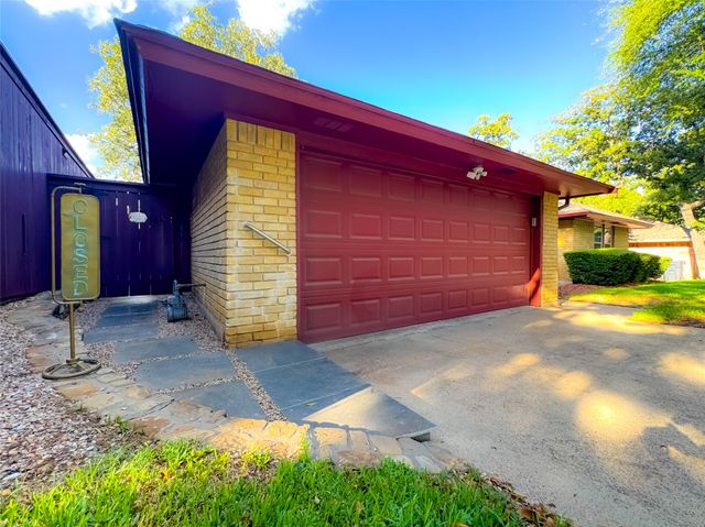 4805 Bonneville Drive, Arlington, TX 76016