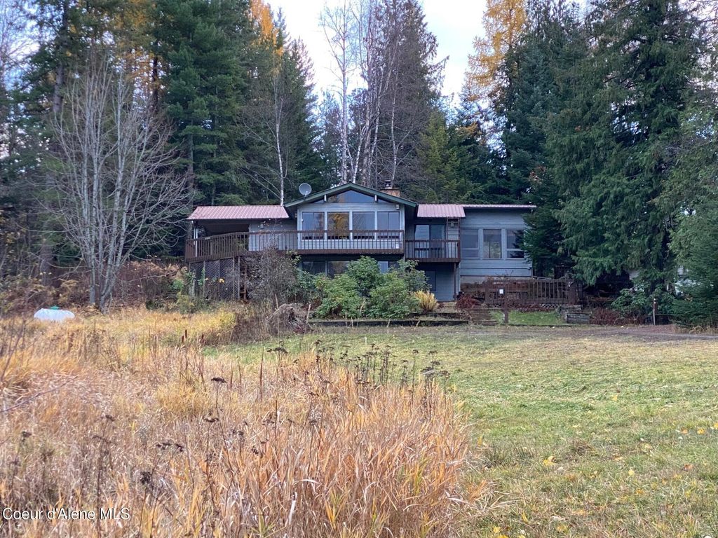 1330 Lakeshore Dr, Sagle, ID 83860