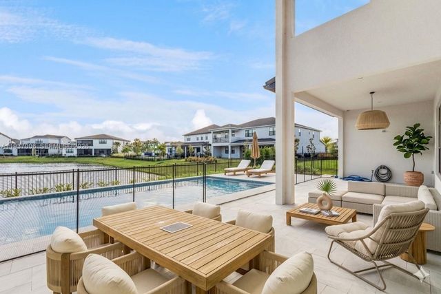 9720 Laurel Berry Drive, Orlando, FL 32827