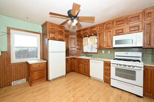 7041 Lamberton ROAD, Racine, WI 53402