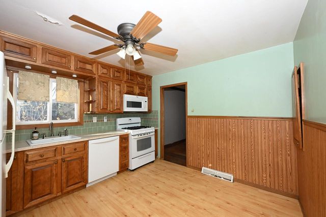 7041 Lamberton ROAD, Racine, WI 53402