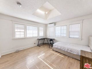 1188 W 37th Drive, Los Angeles, CA 90007