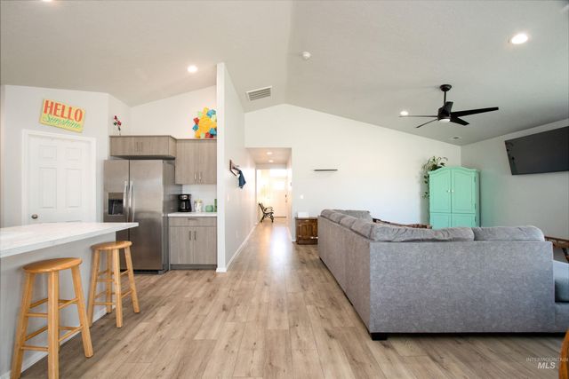 406 Hildago Way, Caldwell, ID 83605