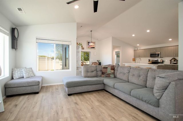 406 Hildago Way, Caldwell, ID 83605