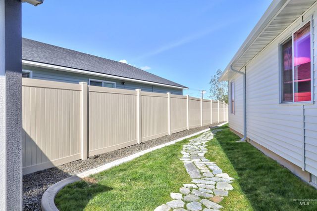 406 Hildago Way, Caldwell, ID 83605