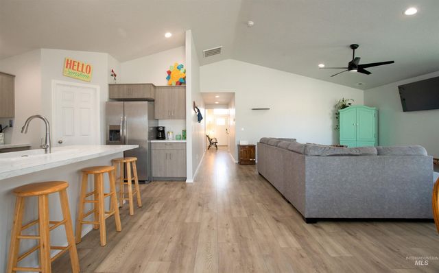 406 Hildago Way, Caldwell, ID 83605