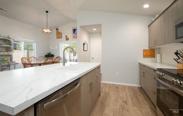 406 Hildago Way, Caldwell, ID 83605