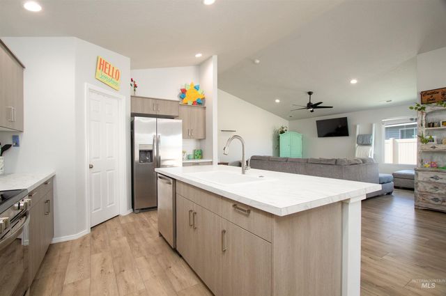 406 Hildago Way, Caldwell, ID 83605