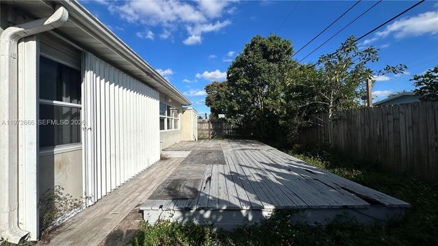 8450 NW 26th St, Sunrise, FL 33322