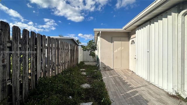 8450 NW 26th St, Sunrise, FL 33322