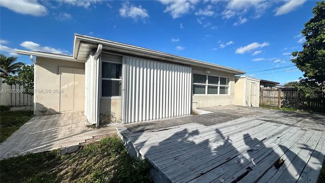 8450 NW 26th St, Sunrise, FL 33322