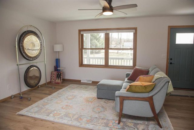 N8436 Marty Road, New Glarus, WI 53574