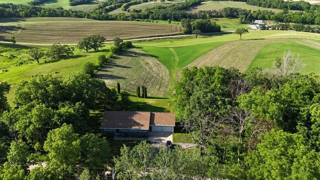 N8436 Marty Road, New Glarus, WI 53574