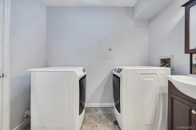 348 Artist Lake Drive, Middle Island, NY 11953