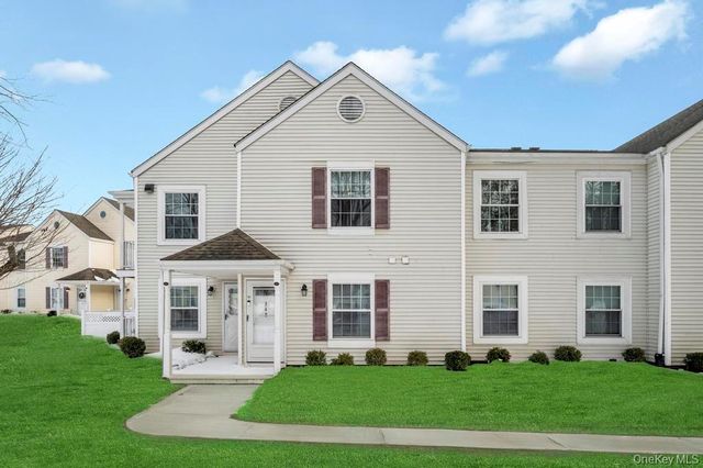 348 Artist Lake Drive, Middle Island, NY 11953