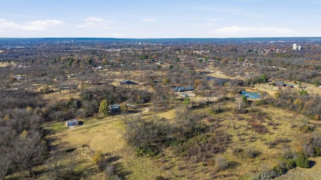 1713 Morningside Drive, Okmulgee, OK 74447