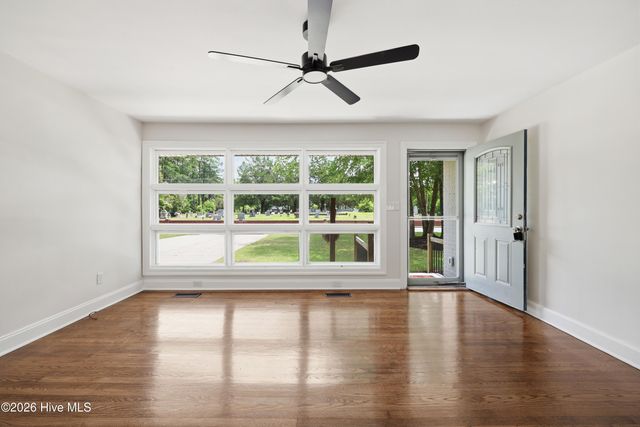3222 North Contentnea Street, Farmville, NC 27828