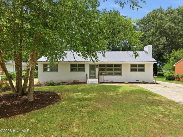3222 North Contentnea Street, Farmville, NC 27828