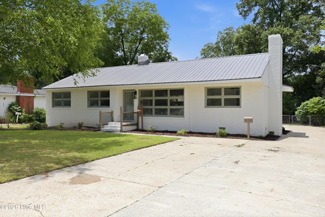 3222 North Contentnea Street, Farmville, NC 27828