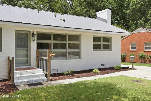 3222 North Contentnea Street, Farmville, NC 27828