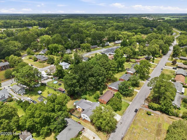 3222 North Contentnea Street, Farmville, NC 27828