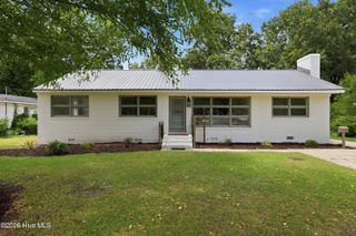3222 North Contentnea Street, Farmville, NC 27828