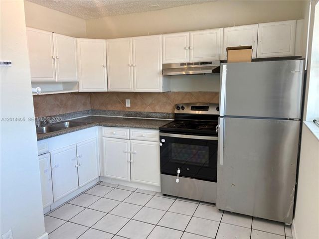 651 NW 42nd Ct 214, Deerfield Beach, FL 33064