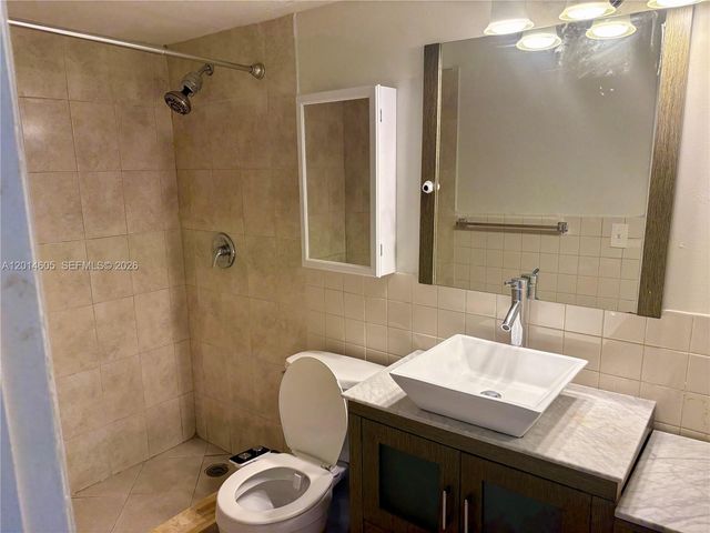 651 NW 42nd Ct 214, Deerfield Beach, FL 33064
