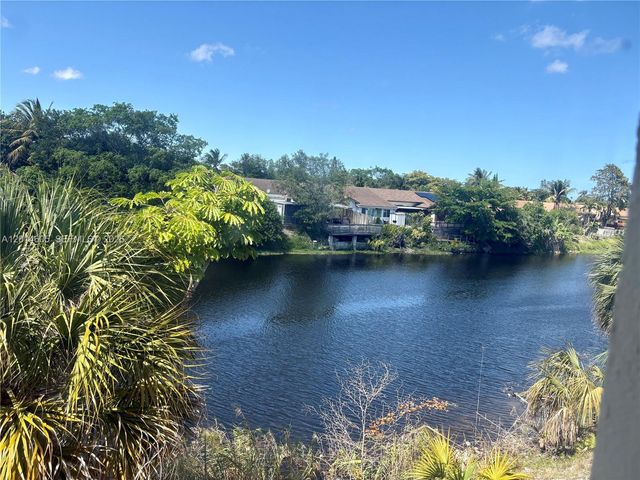 651 NW 42nd Ct 214, Deerfield Beach, FL 33064