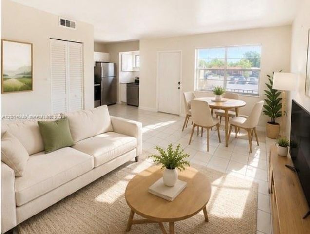 651 NW 42nd Ct 214, Deerfield Beach, FL 33064