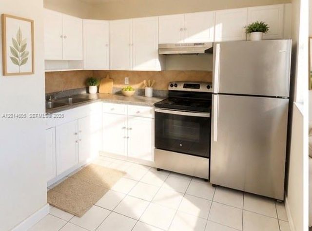 651 NW 42nd Ct 214, Deerfield Beach, FL 33064