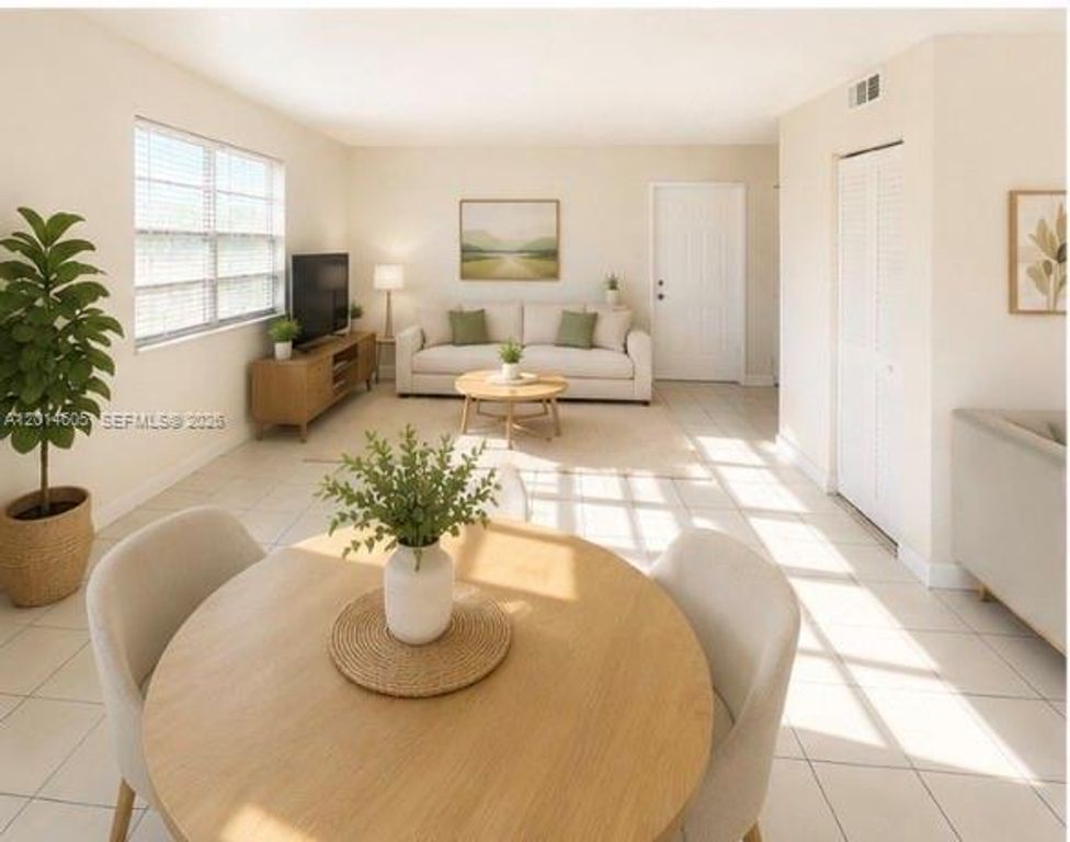 651 NW 42nd Ct 214, Deerfield Beach, FL 33064