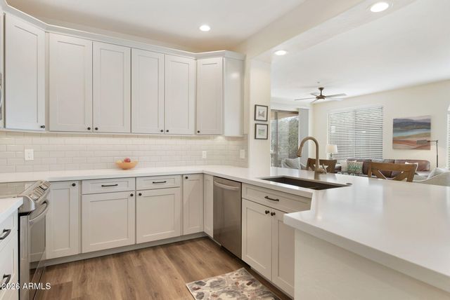 10655 N 9TH Street 217, Phoenix, AZ 85020