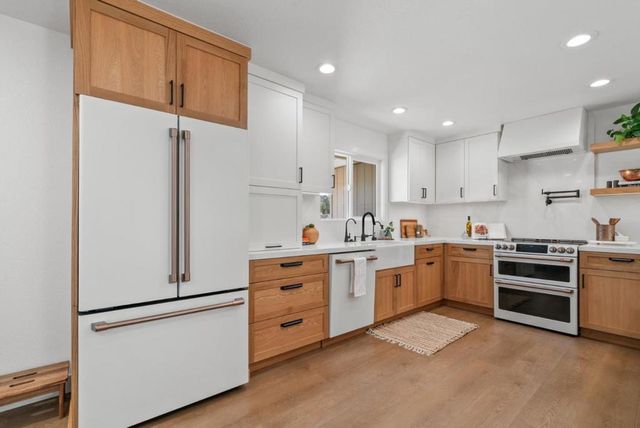 302 Carbonera Drive, Santa Cruz, CA 95060