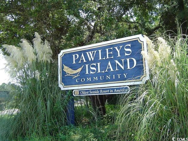 607 Hawthorn Dr., Pawleys Island, SC 29585