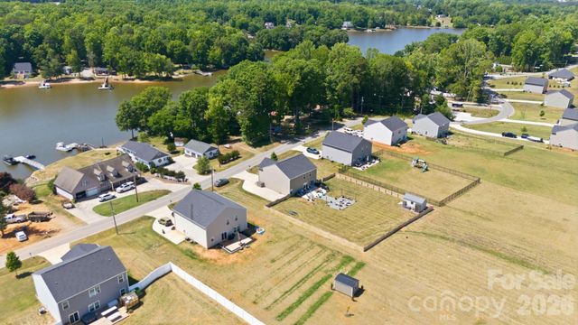 1276 Hickory Point Drive, Lexington, NC 27292
