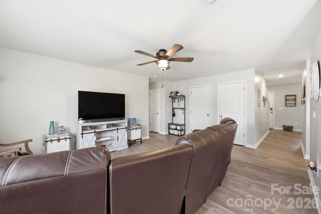 1276 Hickory Point Drive, Lexington, NC 27292