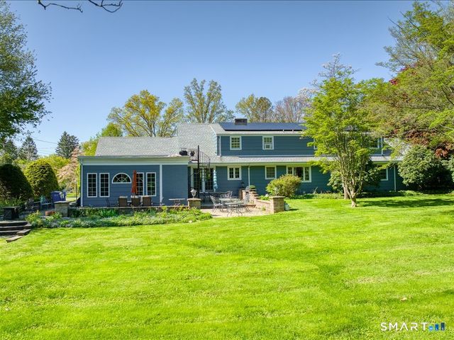 94 Fennbrook Drive, Hamden, CT 06517