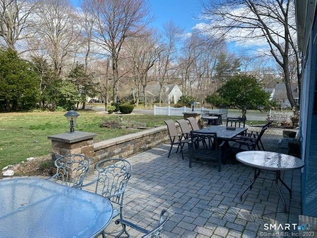 94 Fennbrook Drive, Hamden, CT 06517