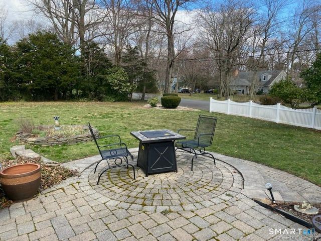 94 Fennbrook Drive, Hamden, CT 06517