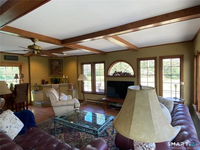 94 Fennbrook Drive, Hamden, CT 06517