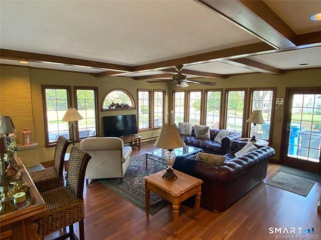 94 Fennbrook Drive, Hamden, CT 06517