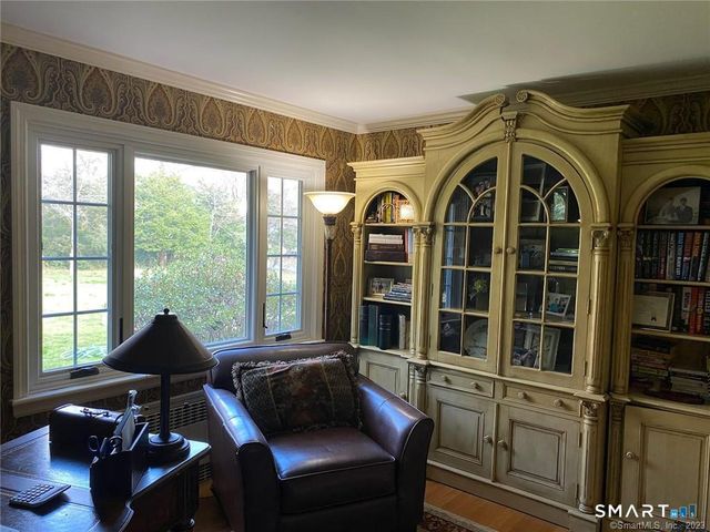 94 Fennbrook Drive, Hamden, CT 06517