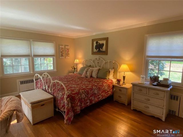 94 Fennbrook Drive, Hamden, CT 06517