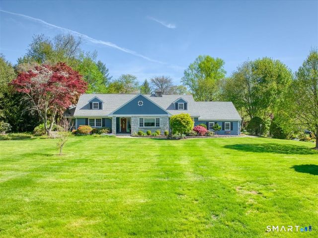 94 Fennbrook Drive, Hamden, CT 06517