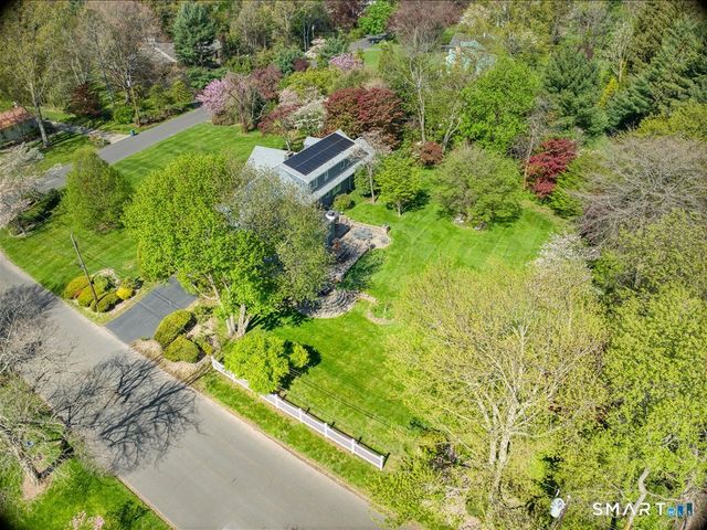 94 Fennbrook Drive, Hamden, CT 06517