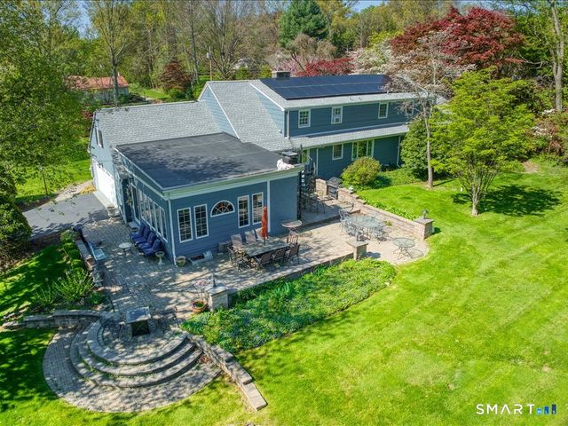 94 Fennbrook Drive, Hamden, CT 06517