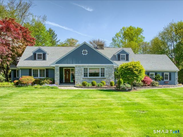 94 Fennbrook Drive, Hamden, CT 06517