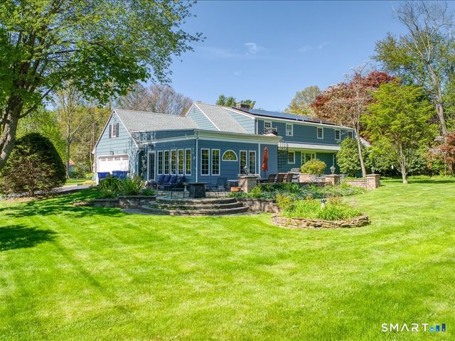 94 Fennbrook Drive, Hamden, CT 06517