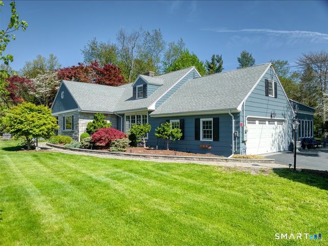 94 Fennbrook Drive, Hamden, CT 06517